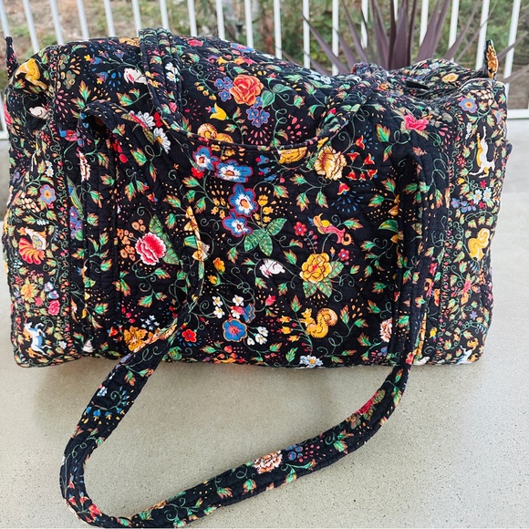 Vera Bradley Vintage VTG Large Quilted Duffel Bag,
Tavern On The Green, Retired - Picture 1 of 9